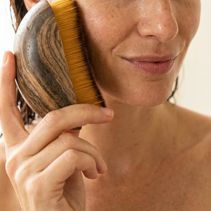 Dégonflez votre visage en 5 minutes chaque matin.